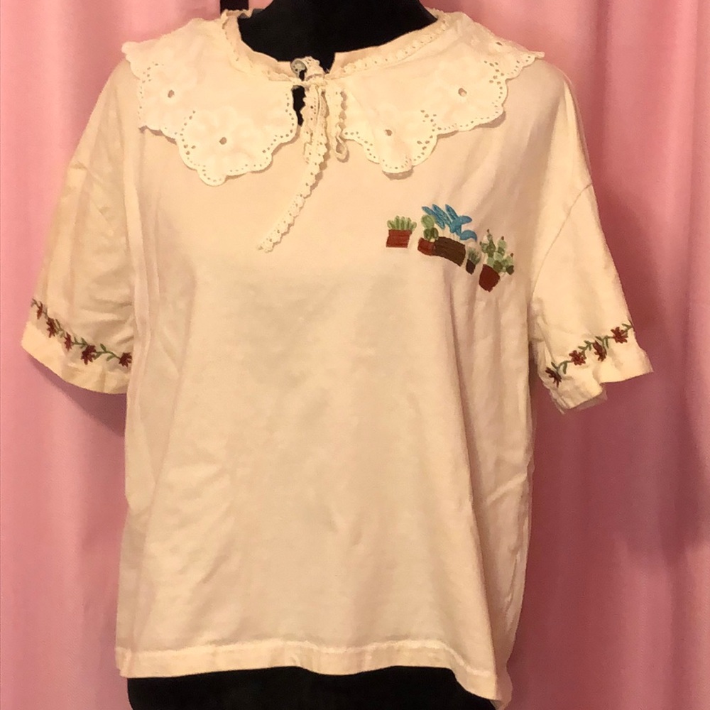 Cream Boxy Lace Collared Shirt With Cactus and Plant Embroidery